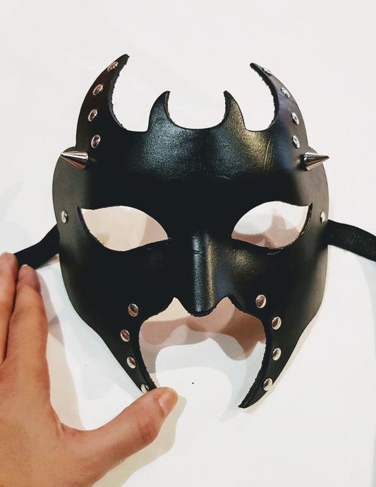 Satisfaction leather mask