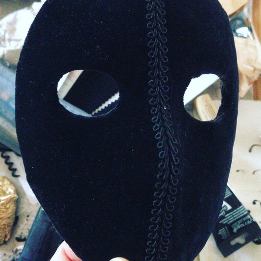 Moretta Mask in Velvet or Muta
