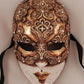 Macramè tradicional máscara veneciana dorada hecha a mano en Italia Estilo ojos bien cerrados