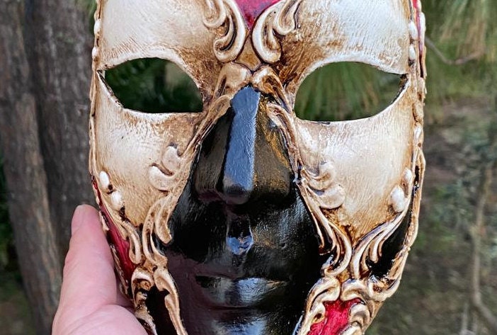 Máscara veneciana de cara completa de Durango. Mujer Hombre.Hecho a mano en papel maché.Con lámina de oro.Técnica italiana antigua.