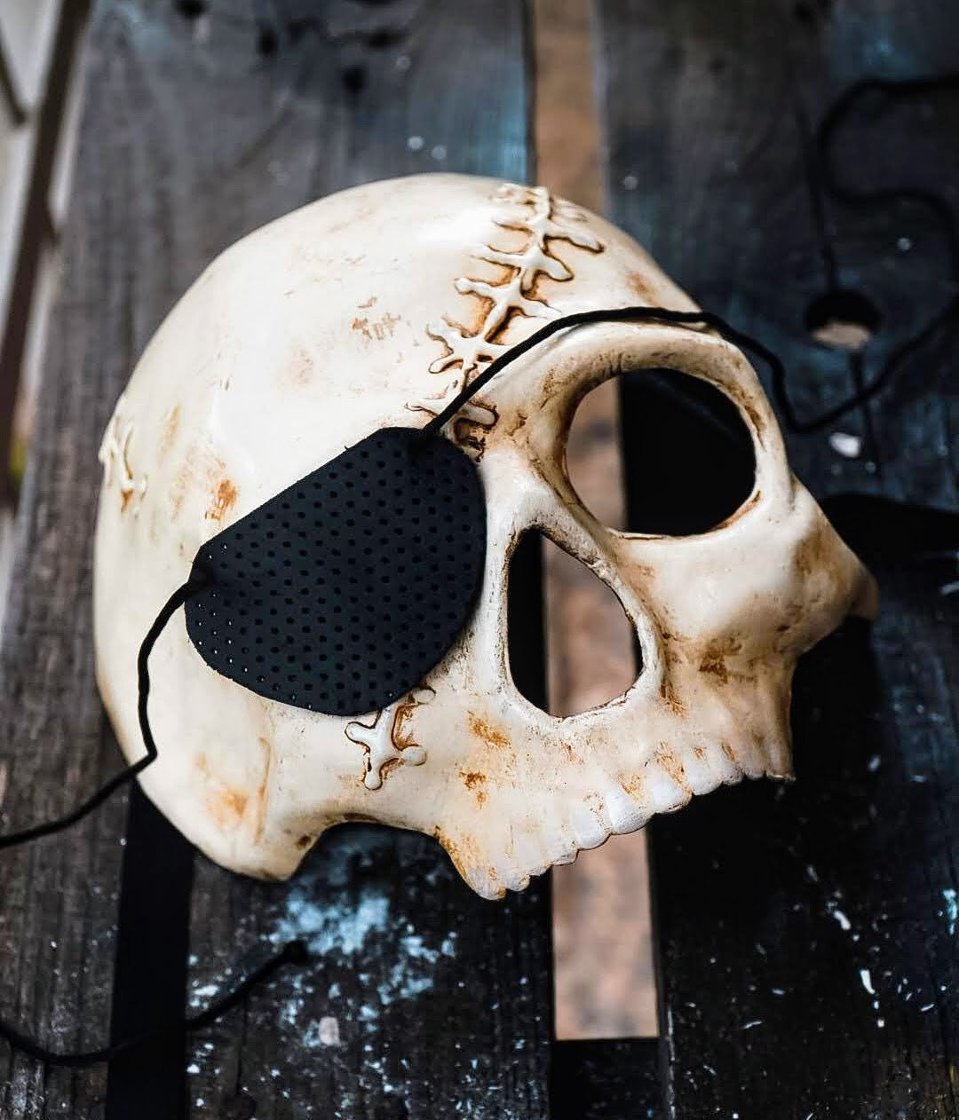 Máscara lista - Máscara de calavera pirata estilo veneciano