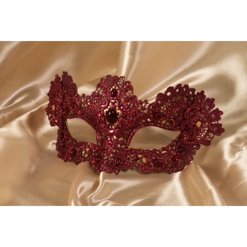 Macrame. Venetian mask, handmade. Decorated with fine trimmings, pearls, metal filigree and Swarovski stones. Marcella.