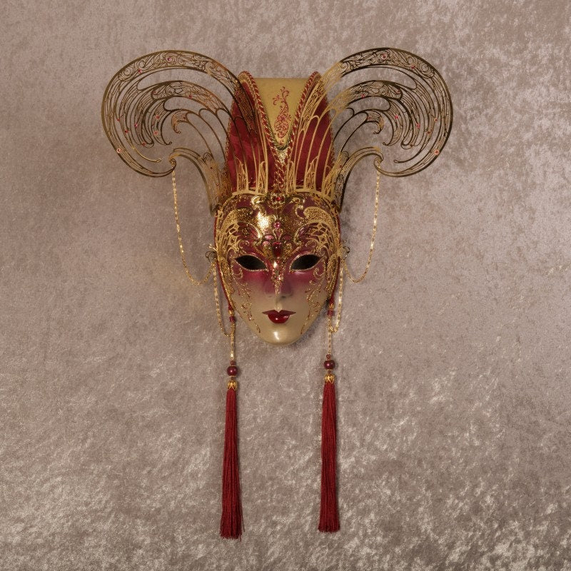 Máscara veneciana realizada a mano. Elaborado en Venecia con técnicas artesanales ancestrales.Marcella.