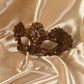 Macramé. Máscara veneciana, hecha a mano. Decorado con finas pasamanería, perlas, filigrana metálica y piedras Swarovski. Marcela.