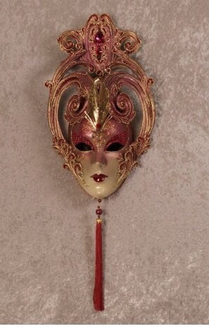 Venetian mask in papier full hand made. Decorated with fine trimmings, pearls, metal filigree and Swarovski stones. Marce