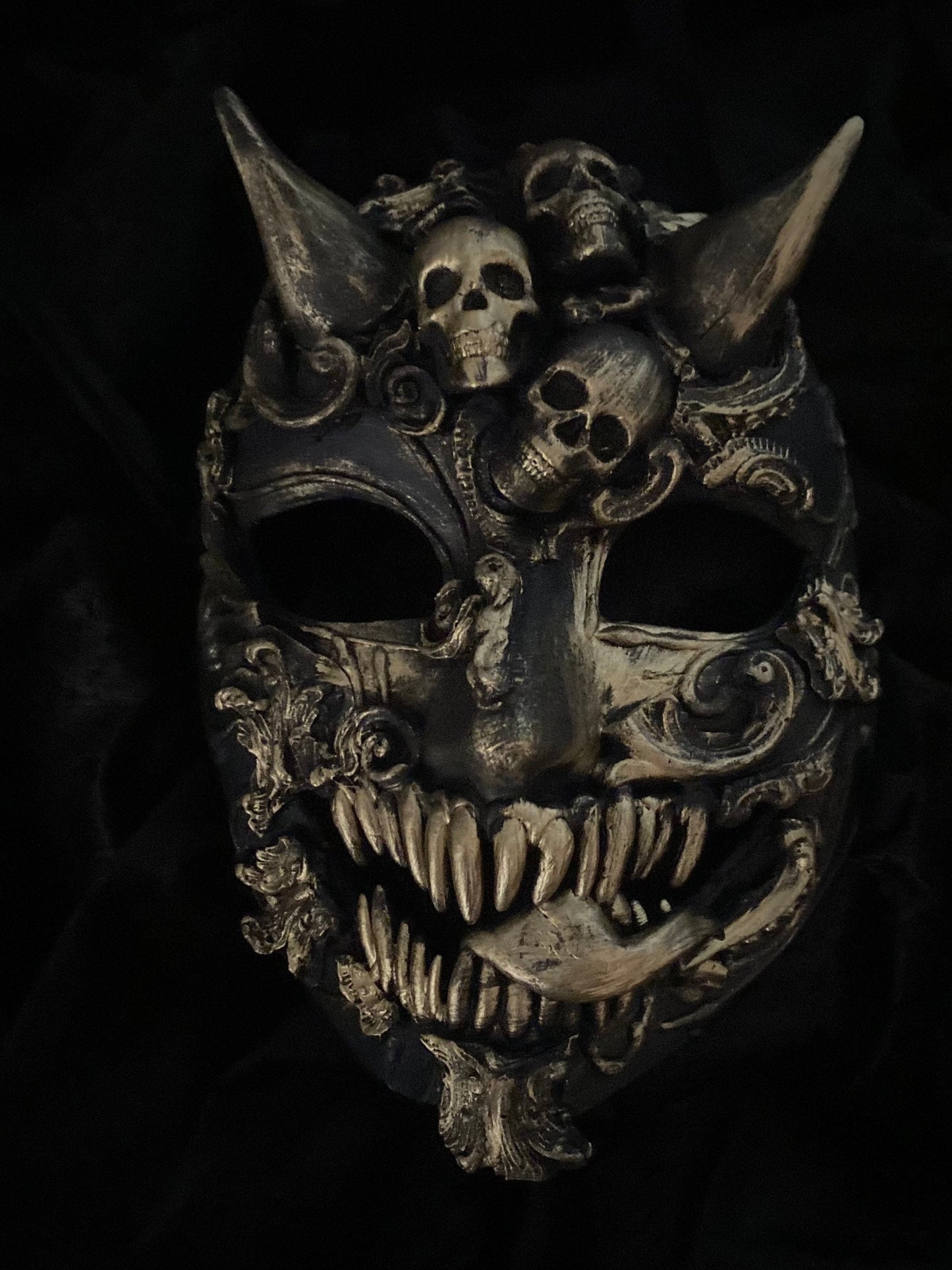 Máscara de diablo Drag Queen de edición limitada estilo veneciano Pieza única para Halloween y fiesta.